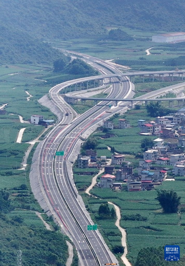广西:皇柳高速建成通车 广西:皇柳高速建成通车