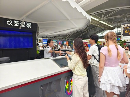 台风“红霞”将至 26日广东省内铁路全线停运 台风“红霞”将至 26日广东省内铁路全线停运