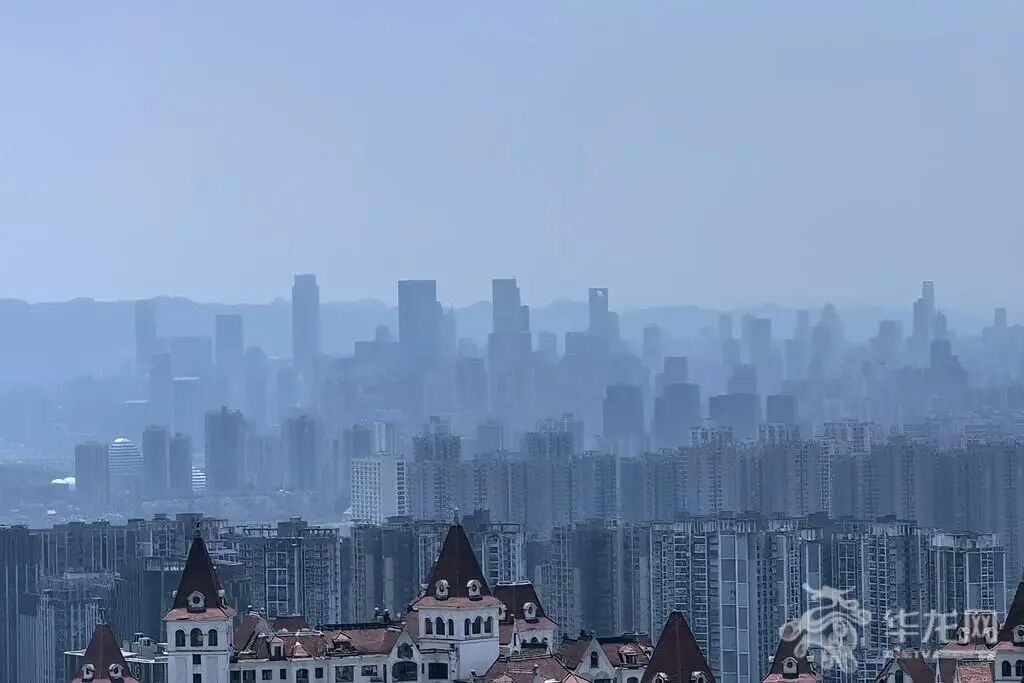 最高可达40℃~42℃,重庆未来三天持续晴热高温天气,午后多阵雨或雷雨 最高可达40℃~42℃,重庆未来三天持续晴热高温天气,午后多阵雨或雷雨
