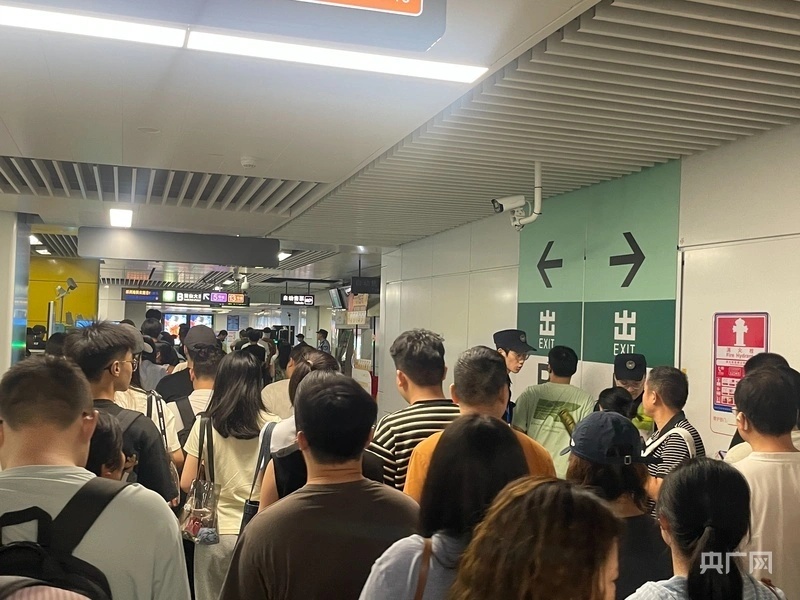 深圳市地铁安检升级,空奶茶袋也要过安检机?深铁客服:随身物品均需过机 深圳市地铁安检升级,空奶茶袋也要过安检机?深铁客服:随身物品均需过机