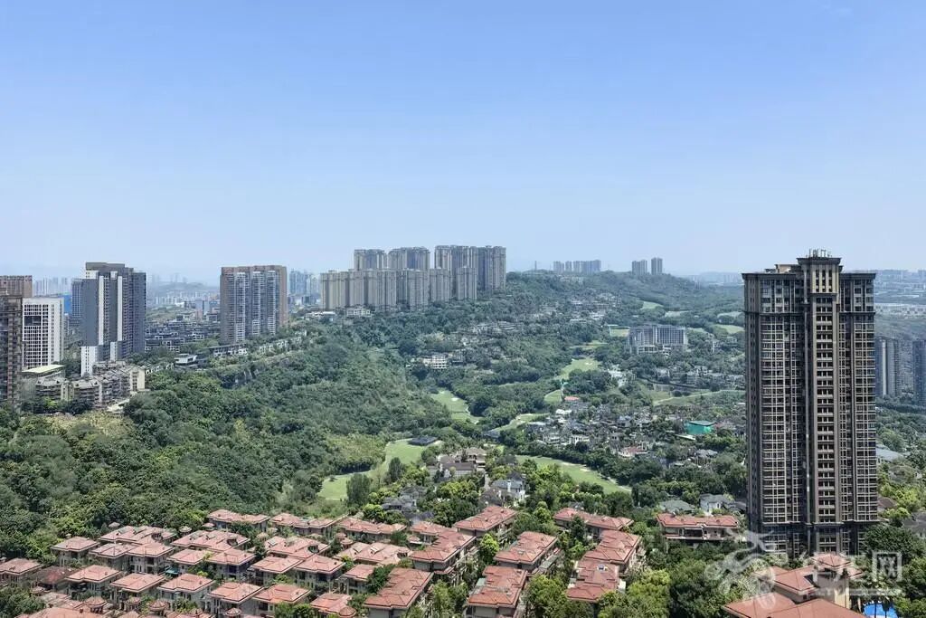 最高可达40℃~42℃,重庆未来三天持续晴热高温天气,午后多阵雨或雷雨 最高可达40℃~42℃,重庆未来三天持续晴热高温天气,午后多阵雨或雷雨