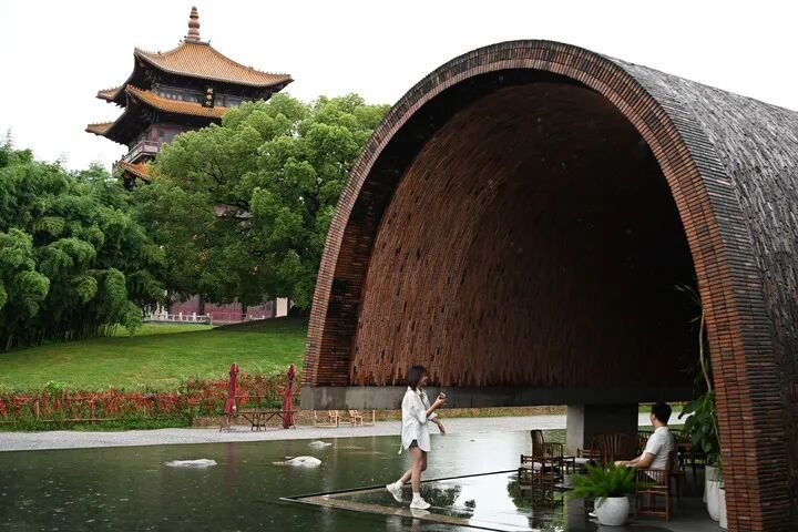为何景德镇? 为何景德镇?