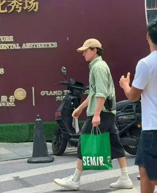 突然火了,已售罄!“荷兰弟”来中国第一天,买了一条100多元五分裤…… 突然火了,已售罄!“荷兰弟”来中国第一天,买了一条100多元五分裤……
