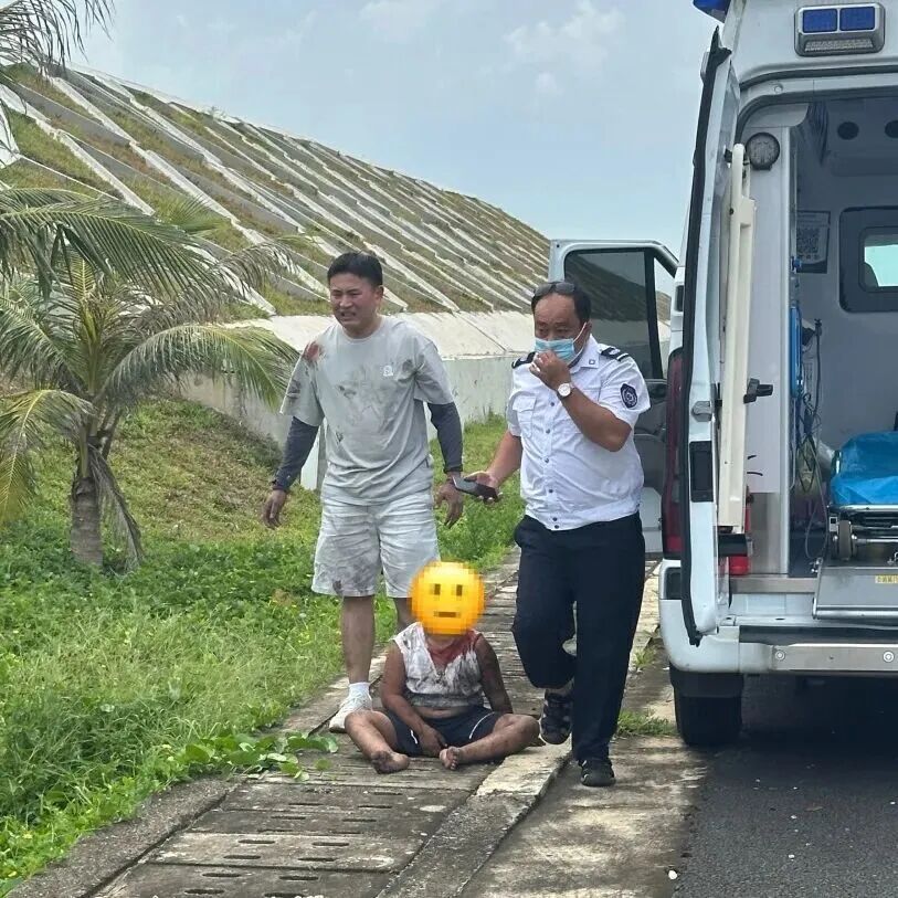 民警海南休假遇车祸现场,一声“我是警察”稳住全场 民警海南休假遇车祸现场,一声“我是警察”稳住全场