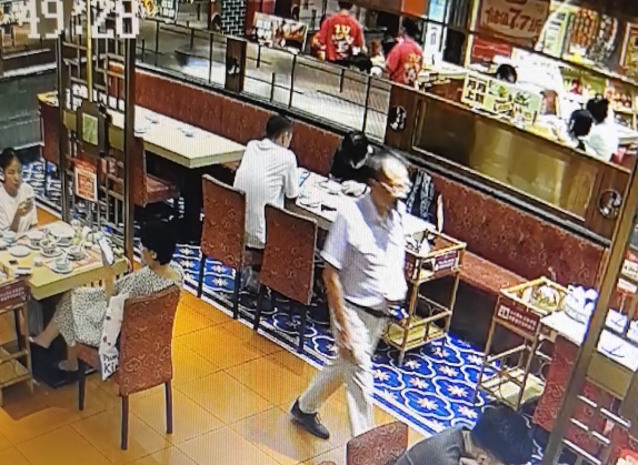 男子吃饭时肚子突然变大，饭店女员工坚持劝说就医抢回一条命