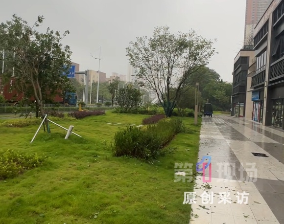 6岁女童连人带床被卷飞,家长:突然袭来一阵风,好在孩子没受伤 6岁女童连人带床被卷飞,家长:突然袭来一阵风,好在孩子没受伤