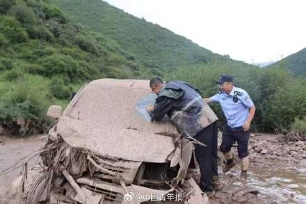 甘肃渭源突发山洪已救出174人 甘肃渭源突发山洪已救出174人
