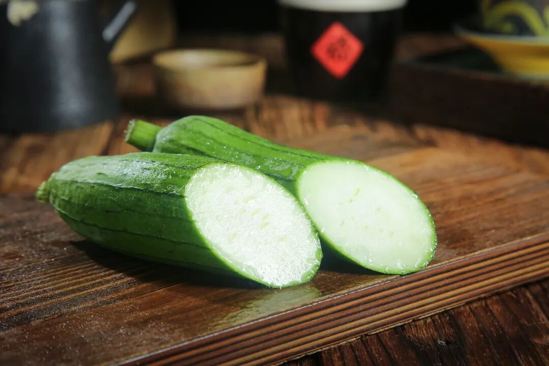 夏天餐桌上的它,有一个冬瓜黄瓜都没有的本事!吃对了养人,吃错了伤人 夏天餐桌上的它,有一个冬瓜黄瓜都没有的本事!吃对了养人,吃错了伤人
