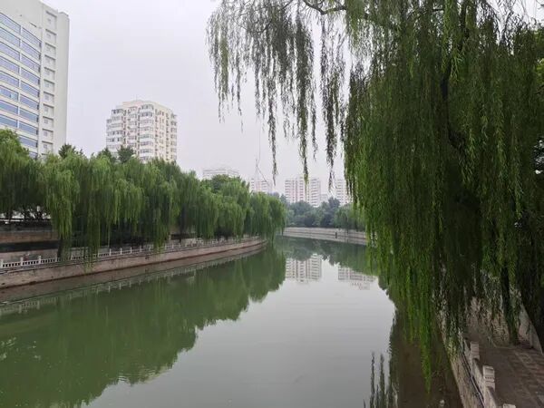 今天北京仍有分散性雷阵雨或阵雨,未来三天体感较热 今天北京仍有分散性雷阵雨或阵雨,未来三天体感较热