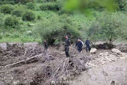 甘肃渭源突发山洪已救出174人 甘肃渭源突发山洪已救出174人