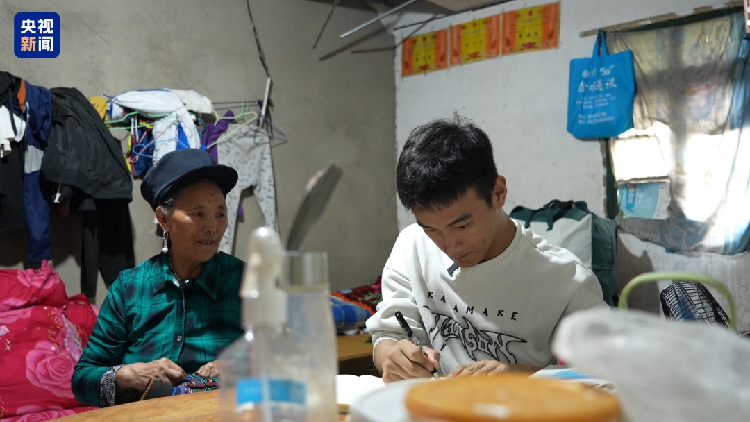606分脑瘫少年陈文杰 收到川大录取通知书！