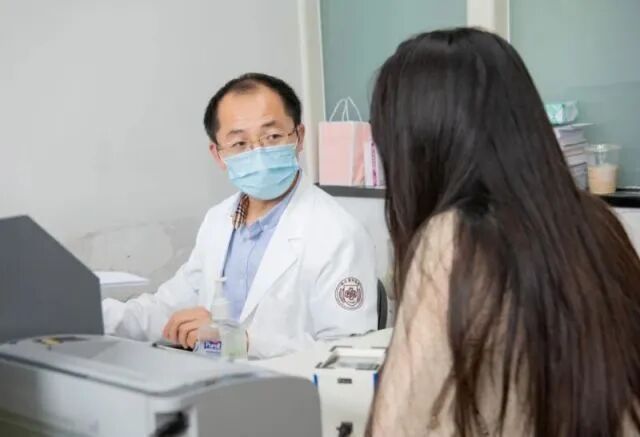 杭州又有人中招！紧急提醒：千万别拍这种虫子