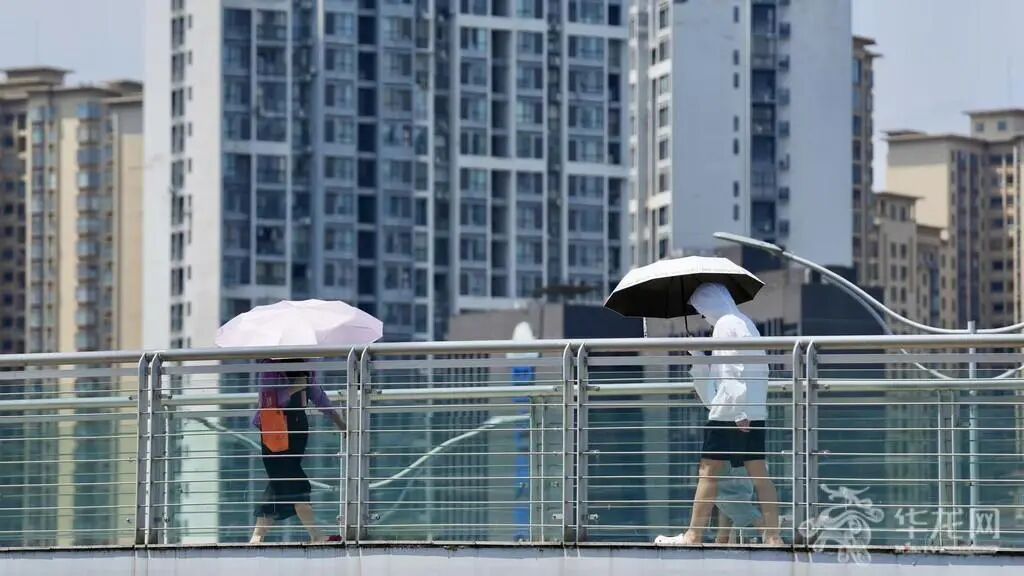 台风“红霞”对重庆有影响吗?晴热高温还将持续多久?何时有降雨?气象专家回应→ 台风“红霞”对重庆有影响吗?晴热高温还将持续多久?何时有降雨?气象专家回应→