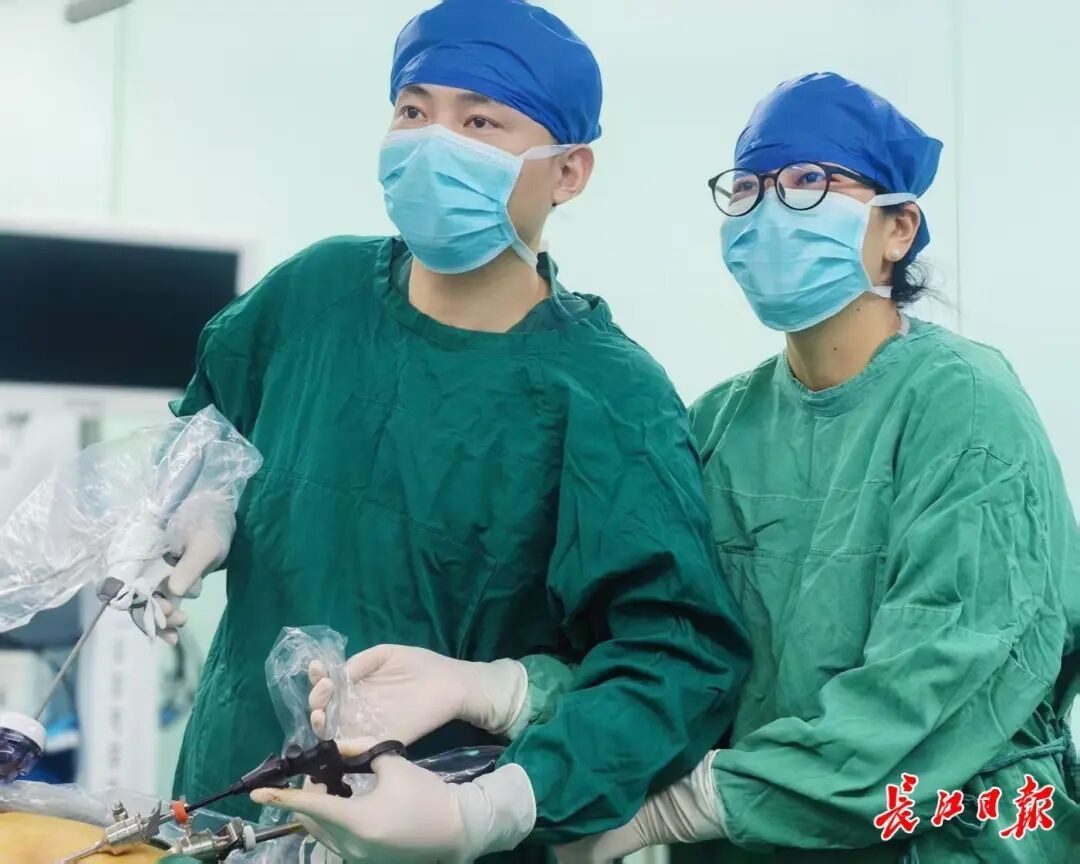 一块冰西瓜引发急性阑尾炎穿孔，40岁男子硬扛两天进了重症监护室