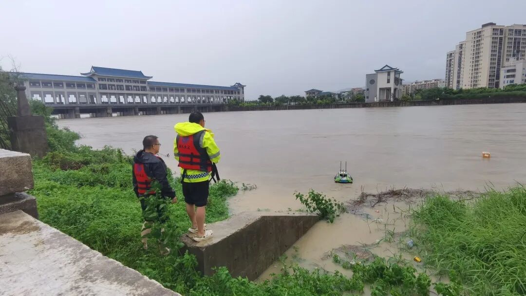 台风“红霞”余威仍在,广东部分河流仍可能出现1—4米的涨幅 台风“红霞”余威仍在,广东部分河流仍可能出现1—4米的涨幅