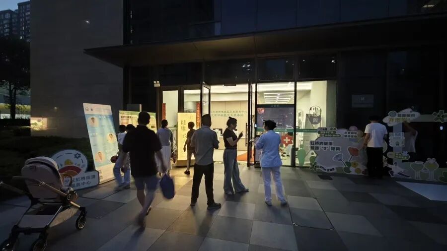 上海连日高温酷暑,社区医院夜门诊避峰开设!打工人:终于不用请假看病了 上海连日高温酷暑,社区医院夜门诊避峰开设!打工人:终于不用请假看病了