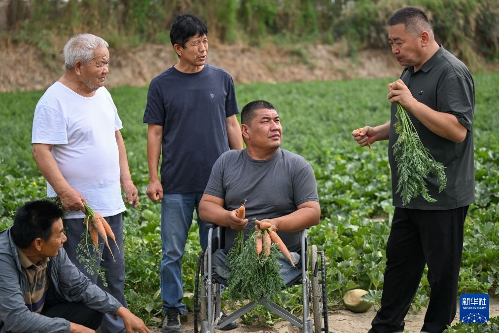 图片故事丨以手为足 向阳而生——劳模艾合买提的奋斗人生