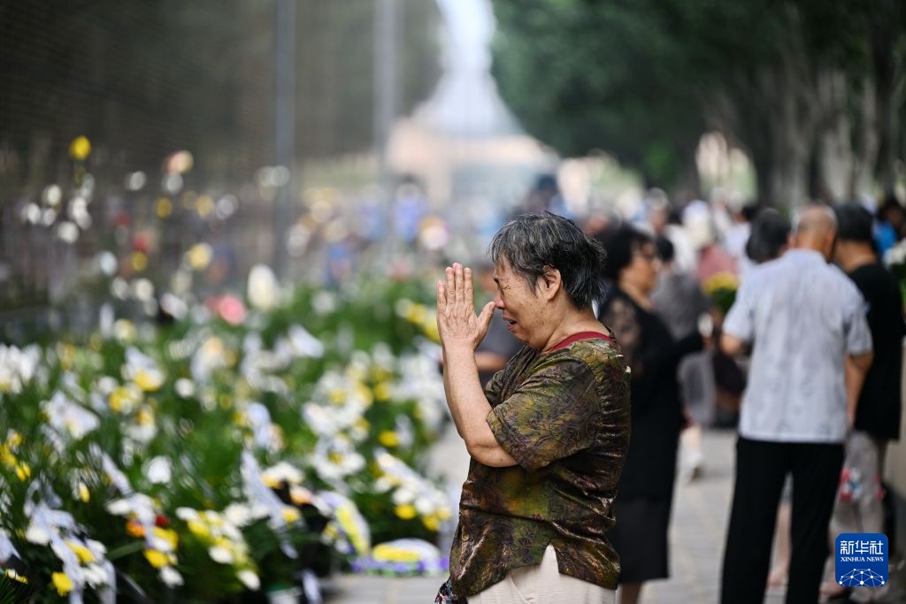 唐山大地震50周年：纪念墙下致哀思
