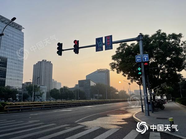 未来三天北京持续闷热 午后西部北部需防范雷阵雨