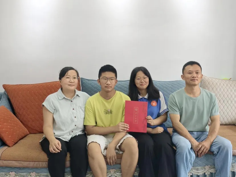 女生高考681分被北大录取！其父亲所在公司：奖励100000元
