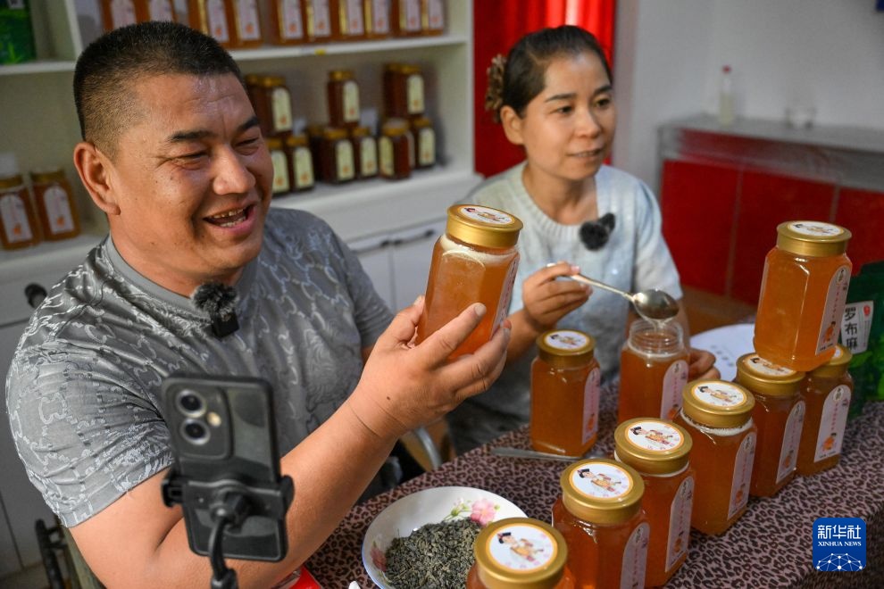 图片故事丨以手为足 向阳而生——劳模艾合买提的奋斗人生