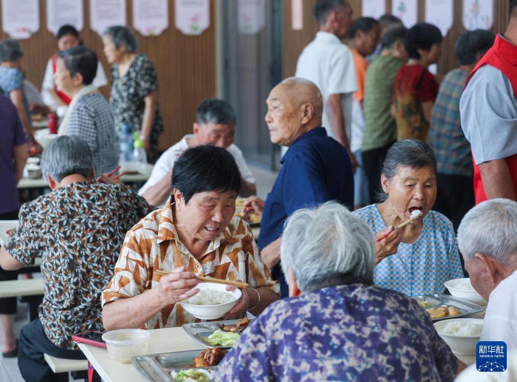 浙江桐庐：乡村爱心食堂惠民生