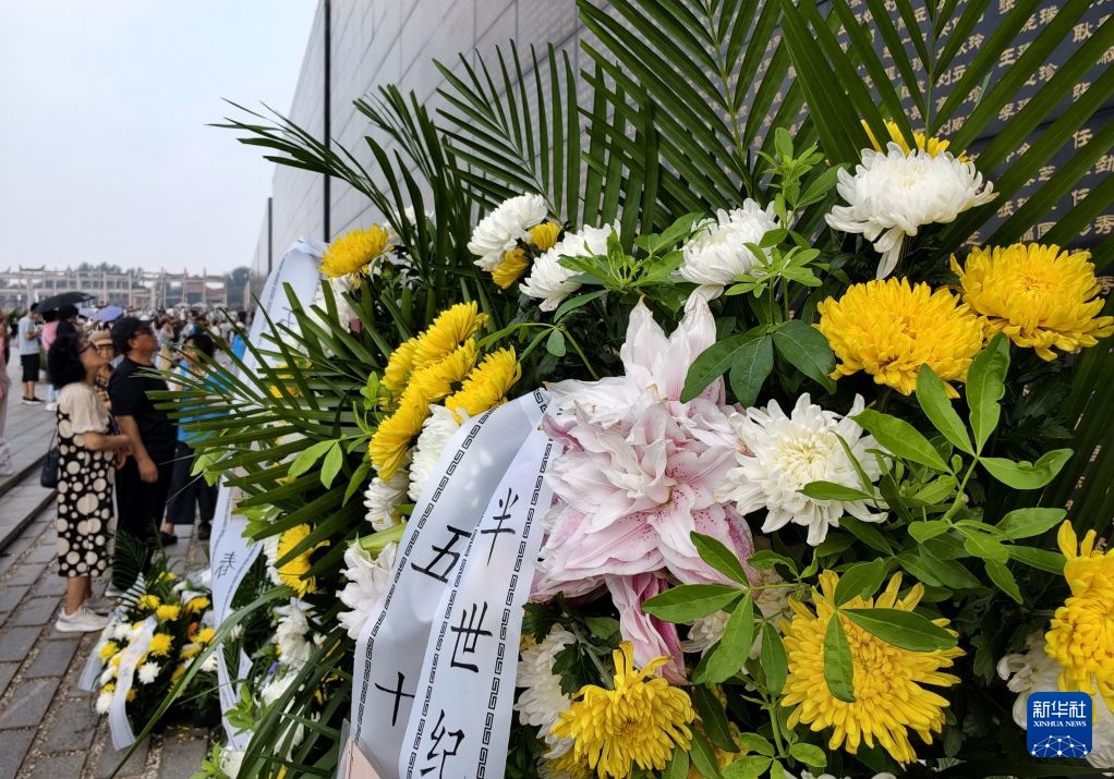 唐山大地震50周年：纪念墙下致哀思
