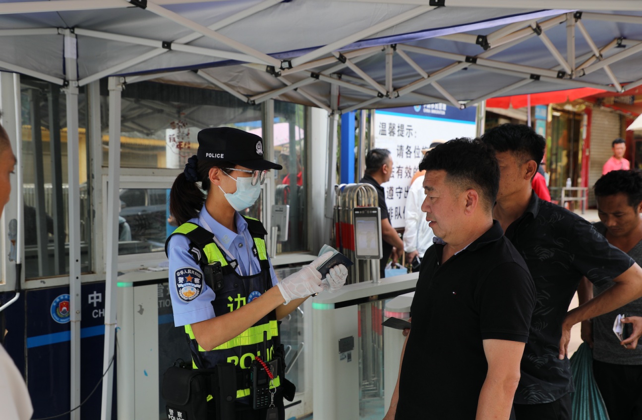 中缅边境清水河口岸今年出入境人员突破200万人次 货运量超190万吨