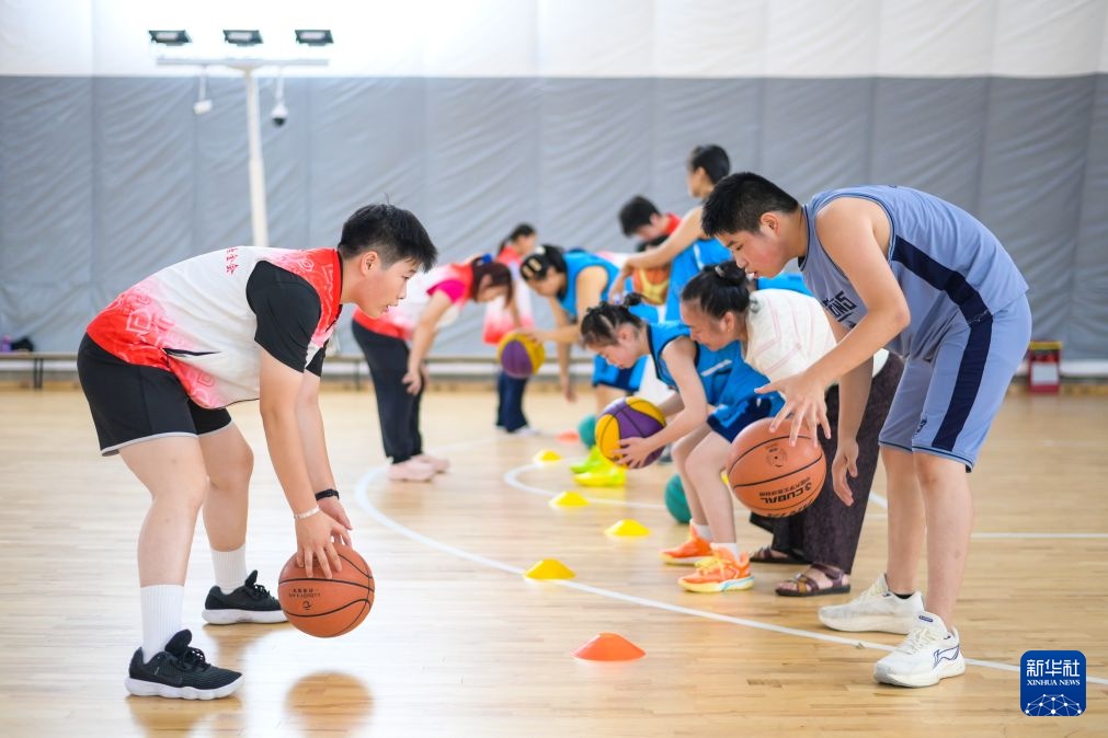 浙江宁波：公益课程丰富“小候鸟”暑假生活
