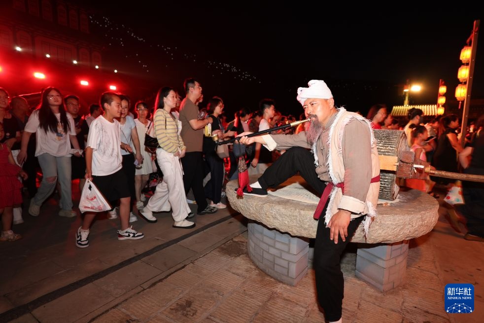陕西延安：红色演艺点亮暑期夜经济
