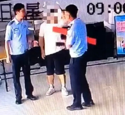 妻子嫌老旧豪车养护费高 丈夫纵火烧车企图骗保被刑拘 妻子嫌老旧豪车养护费高 丈夫纵火烧车企图骗保被刑拘