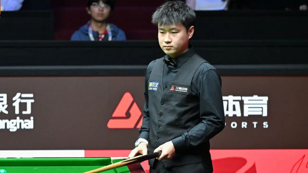 赵心童6比2战胜丁俊晖，晋级2026斯诺克上海大师赛八强，下轮对战尼尔·罗伯逊