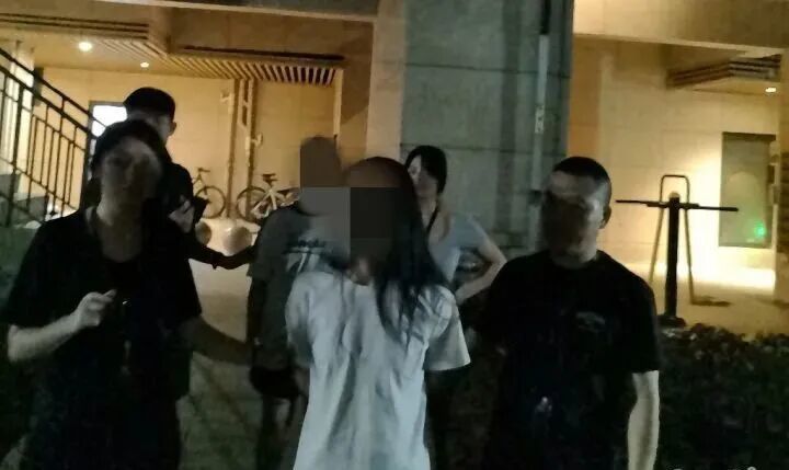 女子偷走超市3瓶飞天茅台,监控差点跟丢!“反侦查意识远超常人” 女子偷走超市3瓶飞天茅台,监控差点跟丢!“反侦查意识远超常人”