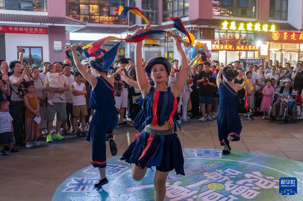湖北宣恩:河畔夜生辉 湖北宣恩:河畔夜生辉