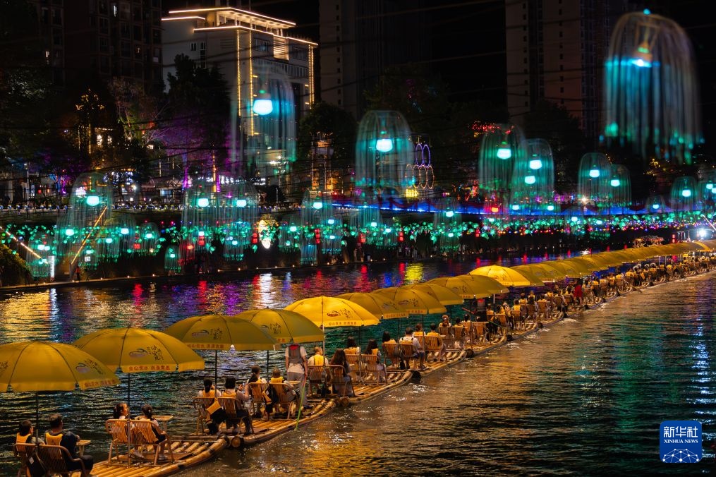 湖北宣恩:河畔夜生辉 湖北宣恩:河畔夜生辉