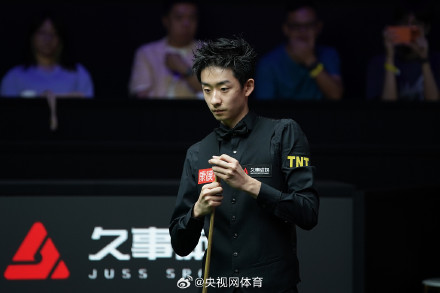 吴宜泽6比2斯佳辉