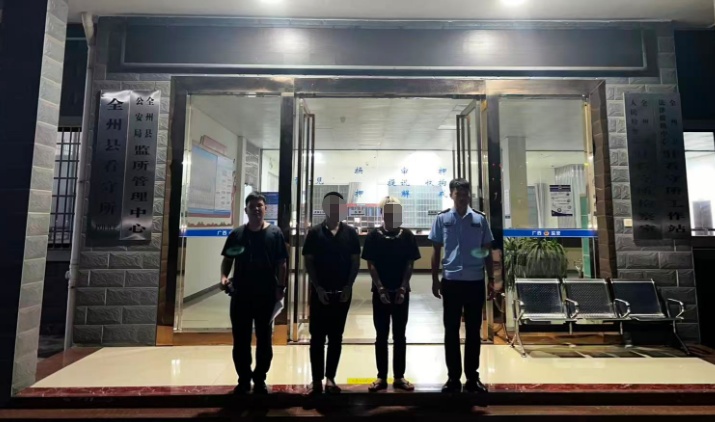 未成年深夜路口漂移耍帅，连带朋友各拘留7日……