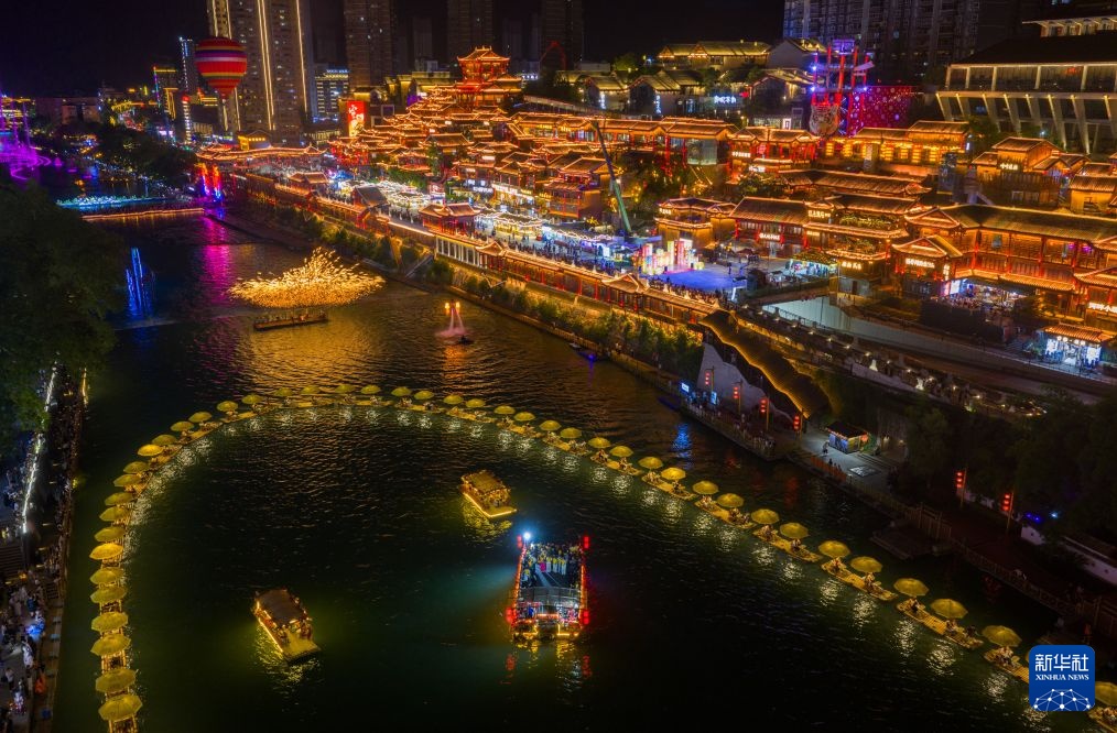 湖北宣恩:河畔夜生辉 湖北宣恩:河畔夜生辉