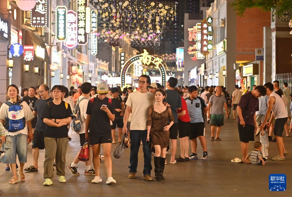 广西南宁:暑期带火“夜经济” 广西南宁:暑期带火“夜经济”