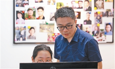 烈士手中紧握82年的老照片,被他们修复了 烈士手中紧握82年的老照片,被他们修复了