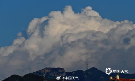 北京浓积云高耸似高塔