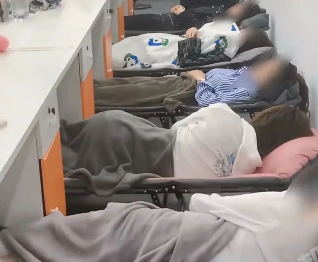“取消午休4点下班你会同意吗”上热搜,网友吵翻了 “取消午休4点下班你会同意吗”上热搜,网友吵翻了