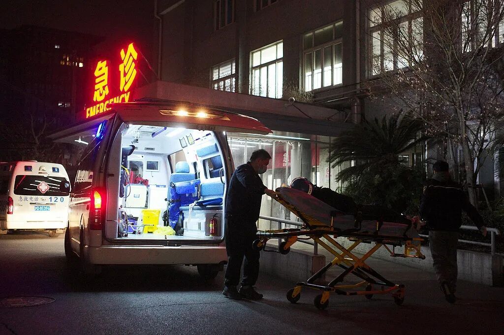 女子边吃饭边刷手机,无意中吞下一次性筷子的竹片…接下来的发展让人后怕 女子边吃饭边刷手机,无意中吞下一次性筷子的竹片…接下来的发展让人后怕