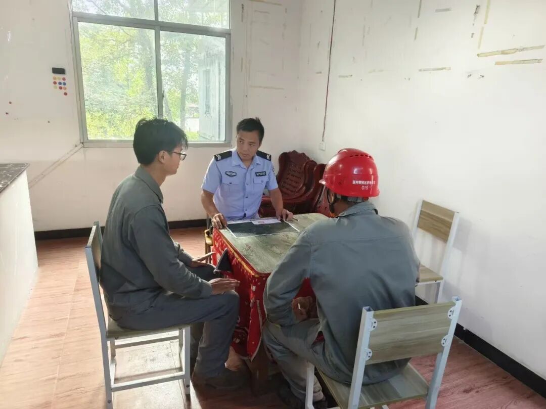 辅警一个举动,拯救三个家庭 辅警一个举动,拯救三个家庭