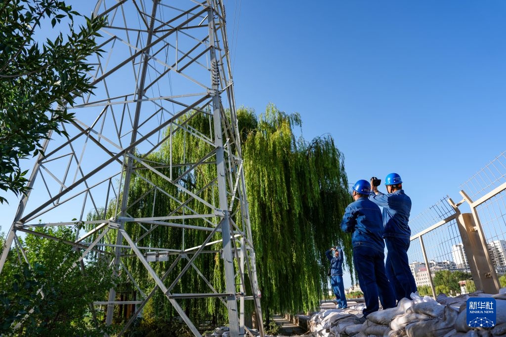 甘肃敦煌洪水回落 清淤恢复工作展开 甘肃敦煌洪水回落 清淤恢复工作展开