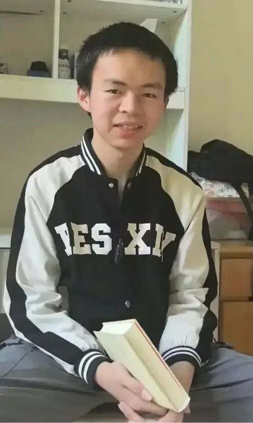 “60岁父亲背8个鸡蛋接考”的湖南考生贺永辉，已被湖南农业大学录取