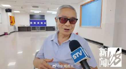 28.4元菜钱“逼”急七旬爷叔，上海阿姨垫付菜钱后径直离开！背后故事更暖