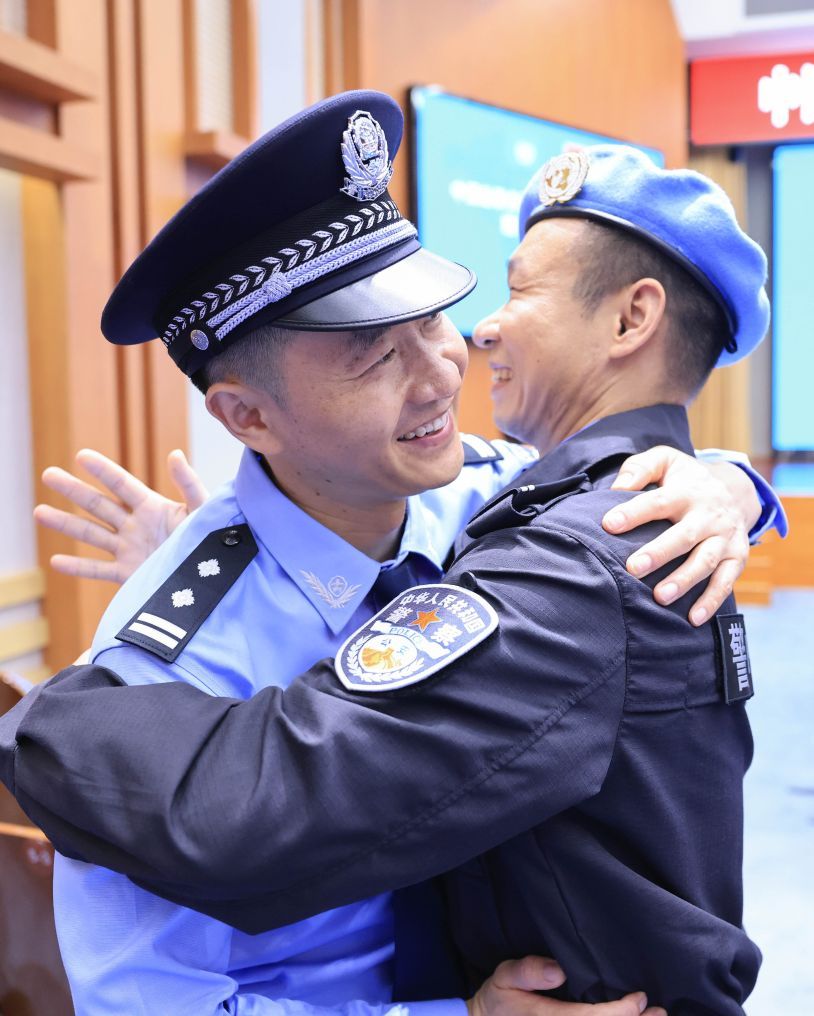中国赴联合国两任务区维和警队出征仪式举行 中国赴联合国两任务区维和警队出征仪式举行