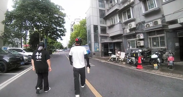 17岁女生在公厕发现一个文件袋,打开后直接报警!老爸:她这样做一点不意外 17岁女生在公厕发现一个文件袋,打开后直接报警!老爸:她这样做一点不意外