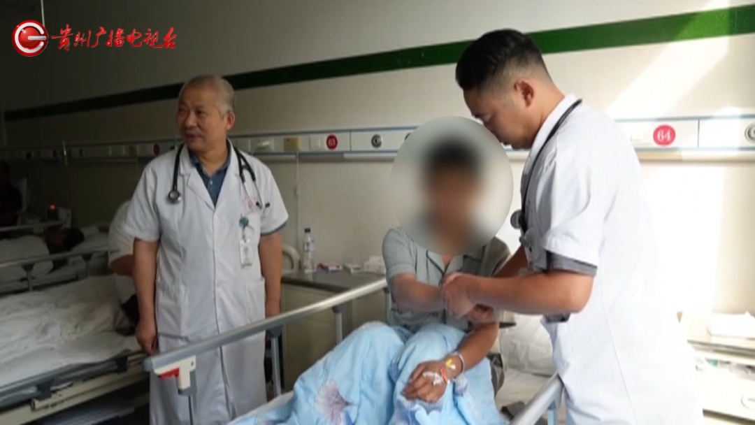 生死时速!贵州一34岁男子突发心梗,心跳呼吸骤停,医护接力救援一小时抢回一条命 生死时速!贵州一34岁男子突发心梗,心跳呼吸骤停,医护接力救援一小时抢回一条命